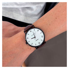 Cargar imagen en el visor de la galería, RELOJ CLÁSICO PARA HOMBRE CASIO VINTAGE MTPVT03BL-7BDF - MARRÓN
