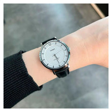 Cargar imagen en el visor de la galería, RELOJ CLÁSICO PARA MUJER CASIO LTPVT04L-7A2DF LTPVT04L-7A2DF - NEGRO
