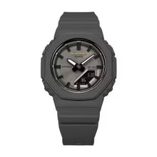 Cargar imagen en el visor de la galería, RELOJ DEPORTIVO PARA MUJER G-SHOCK SERIE GMA-P2100 GMA-P2126W-8ADR - GRIS
