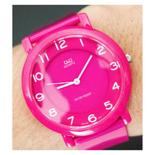 Cargar imagen en el visor de la galería, RELOJ DEPORTIVO PARA MUJER Q&amp;Q FASHION VQ94J021Y - FUCSIA
