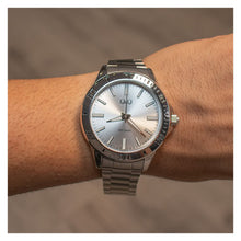 Cargar imagen en el visor de la galería, RELOJ  PARA HOMBRE Q&amp;Q Q28B-001PY Q28B-001PY - PLATEADO
