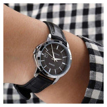 Cargar imagen en el visor de la galería, RELOJ CLÁSICO PARA MUJER CASIO CASIO LTP-V004L-1AUDF - NEGRO
