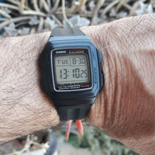 Cargar imagen en el visor de la galería, RELOJ DEPORTIVO PARA UNISEXO CASIO F-201WA-1A F-201WA-1A - NEGRO
