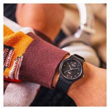 Cargar imagen en el visor de la galería, RELOJ DEPORTIVO PARA HOMBRE CASIO  MQ-24-1B - NEGRO

