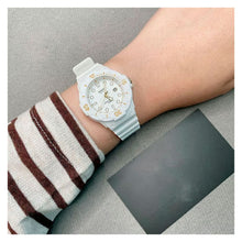 Cargar imagen en el visor de la galería, RELOJ DEPORTIVO PARA MUJER CASIO LRW_200H_7E2V LR-W200H-7E2VDF - BLANCO
