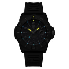 Cargar imagen en el visor de la galería, RELOJ DEPORTIVO PARA HOMBRE LUMINOX NAVY XS.3602.NSF - NEGRO
