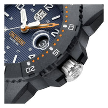 Cargar imagen en el visor de la galería, RELOJ DEPORTIVO PARA HOMBRE LUMINOX NAVY XS.3602.NSF - NEGRO
