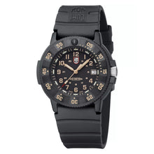 Cargar imagen en el visor de la galería, RELOJ DEPORTIVO PARA HOMBRE LUMINOX NAVY XS.3001.EVO.OR.S - NEGRO
