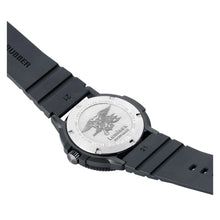 Cargar imagen en el visor de la galería, RELOJ DEPORTIVO PARA HOMBRE LUMINOX NAVY XS.3001.EVO.OR.S - NEGRO
