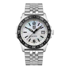 Cargar imagen en el visor de la galería, RELOJ  PARA MUJER LUMINOX NAVY SEAL XS.3126M.1 - PLATEADO
