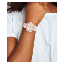 Cargar imagen en el visor de la galería, RELOJ DEPORTIVO PARA MUJER TOMMY HILFIGER  TMY1782343 - PLATEADO
