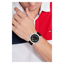 Cargar imagen en el visor de la galería, RELOJ DEPORTIVO PARA HOMBRE TOMMY HILFIGER  1710539 - NEGRO
