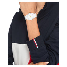 Cargar imagen en el visor de la galería, RELOJ DEPORTIVO PARA MUJER TOMMY HILFIGER  1782687 - BLANCO
