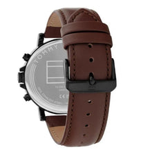 Cargar imagen en el visor de la galería, RELOJ CLÁSICO PARA HOMBRE TOMMY HILFIGER TYSON 1710704 - MARRÓN
