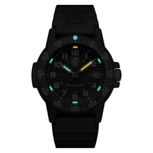 Cargar imagen en el visor de la galería, RELOJ DEPORTIVO PARA HOMBRE LUMINOX LEATHERBACK XS.0301.L - NEGRO
