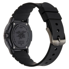 Cargar imagen en el visor de la galería, RELOJ DEPORTIVO PARA HOMBRE LUMINOX LEATHERBACK XS.0301.BO.L - NEGRO
