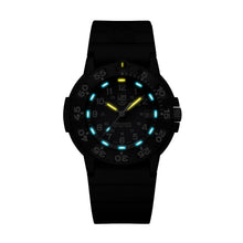 Cargar imagen en el visor de la galería, RELOJ DEPORTIVO PARA HOMBRE LUMINOX NAVY XS.3001.F - NEGRO
