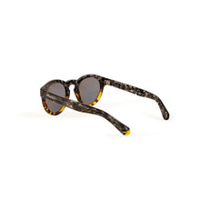 Cargar imagen en el visor de la galería, LENTE DE SOL PARA MUJER INVICTA I 23867-BOL-81 OUTLOOK

