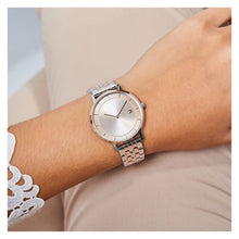 Cargar imagen en el visor de la galería, RELOJ DEPORTIVO PARA MUJER TOMMY HILFIGER  1782284 - PLATEADO
