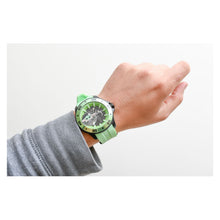 Cargar imagen en el visor de la galería, RELOJ EL NIÑO PARA HOMBRE INVICTA STAR WARS 43076 - VERDE
