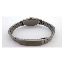 Cargar imagen en el visor de la galería, RELOJ PARA MUJER Q&amp;Q QA45J202Y - PLATEADO
