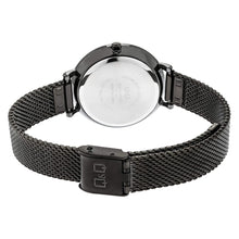 Cargar imagen en el visor de la galería, RELOJ PARA MUJER Q&amp;Q QA97J402Y - NEGRO

