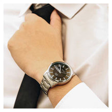 Cargar imagen en el visor de la galería, RELOJ  PARA HOMBRE Q&amp;Q S330J202Y - PLATEADO

