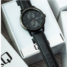 Cargar imagen en el visor de la galería, RELOJ CLÁSICO PARA HOMBRE Q&amp;Q A11A-004PY - NEGRO
